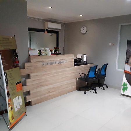 Melody Guest House Cilegon Zewnętrze zdjęcie